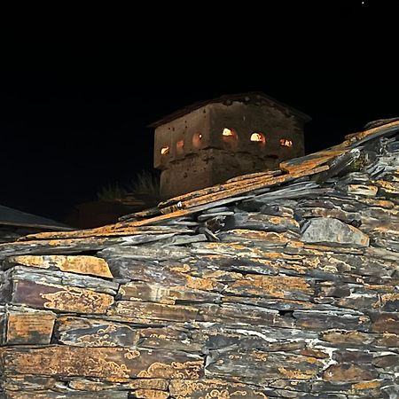 Guesthouse Ivas Ushguli Buitenkant foto