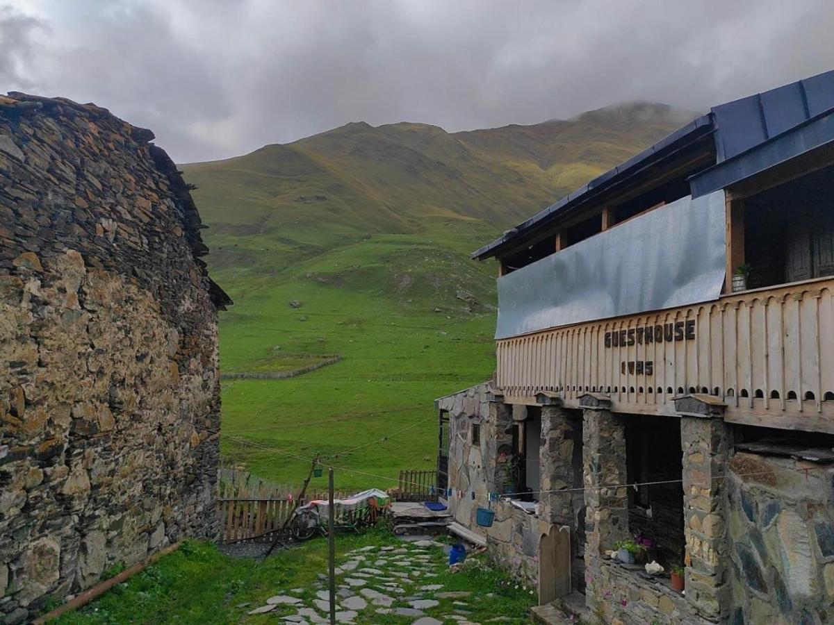 Guesthouse Ivas Ushguli Buitenkant foto